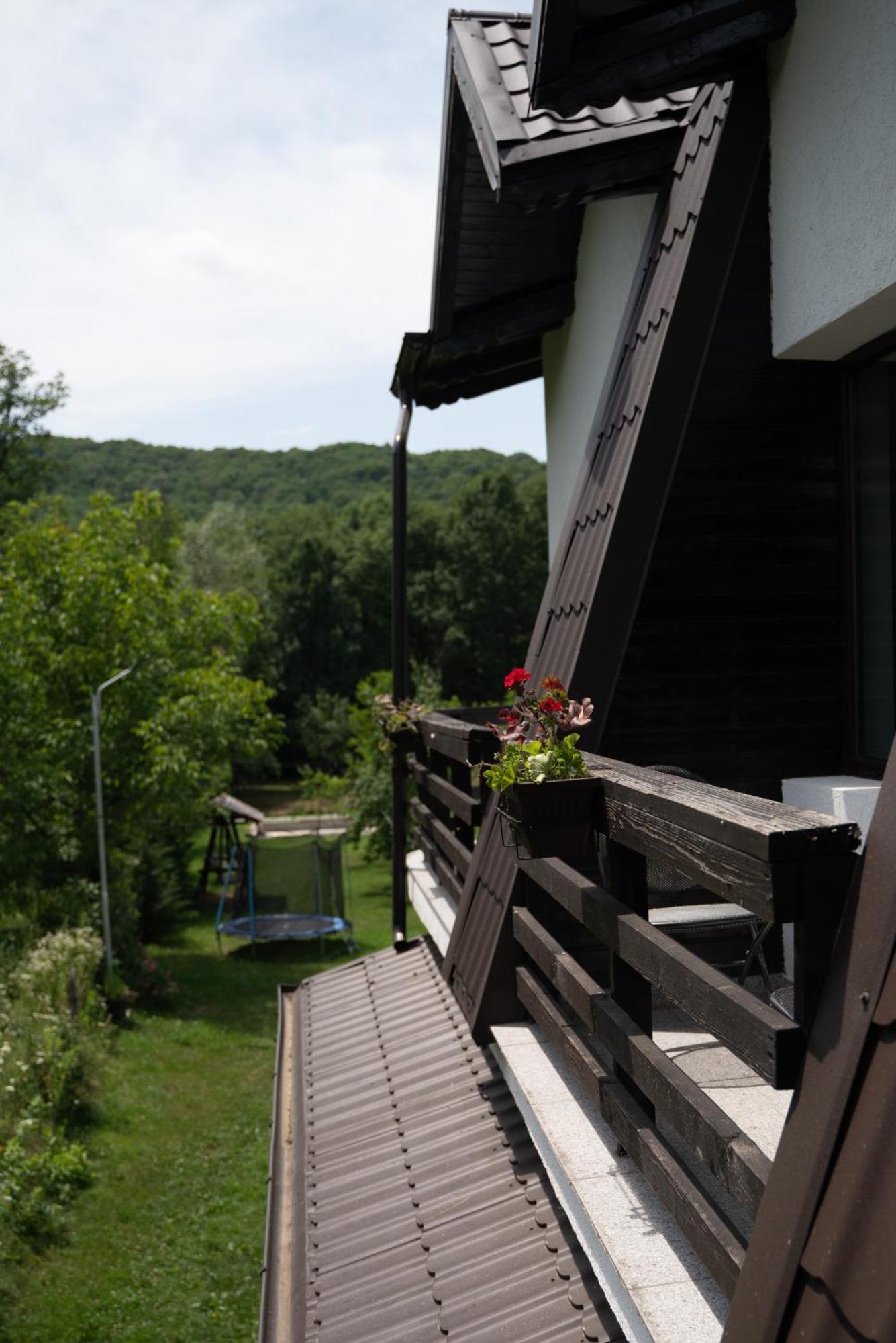 Din Natura Varbilau Kültér fotó