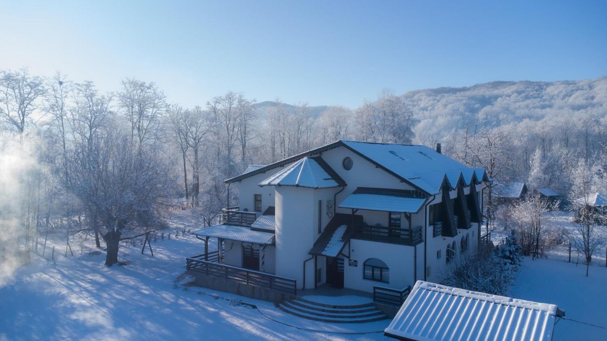 Din Natura Varbilau Kültér fotó